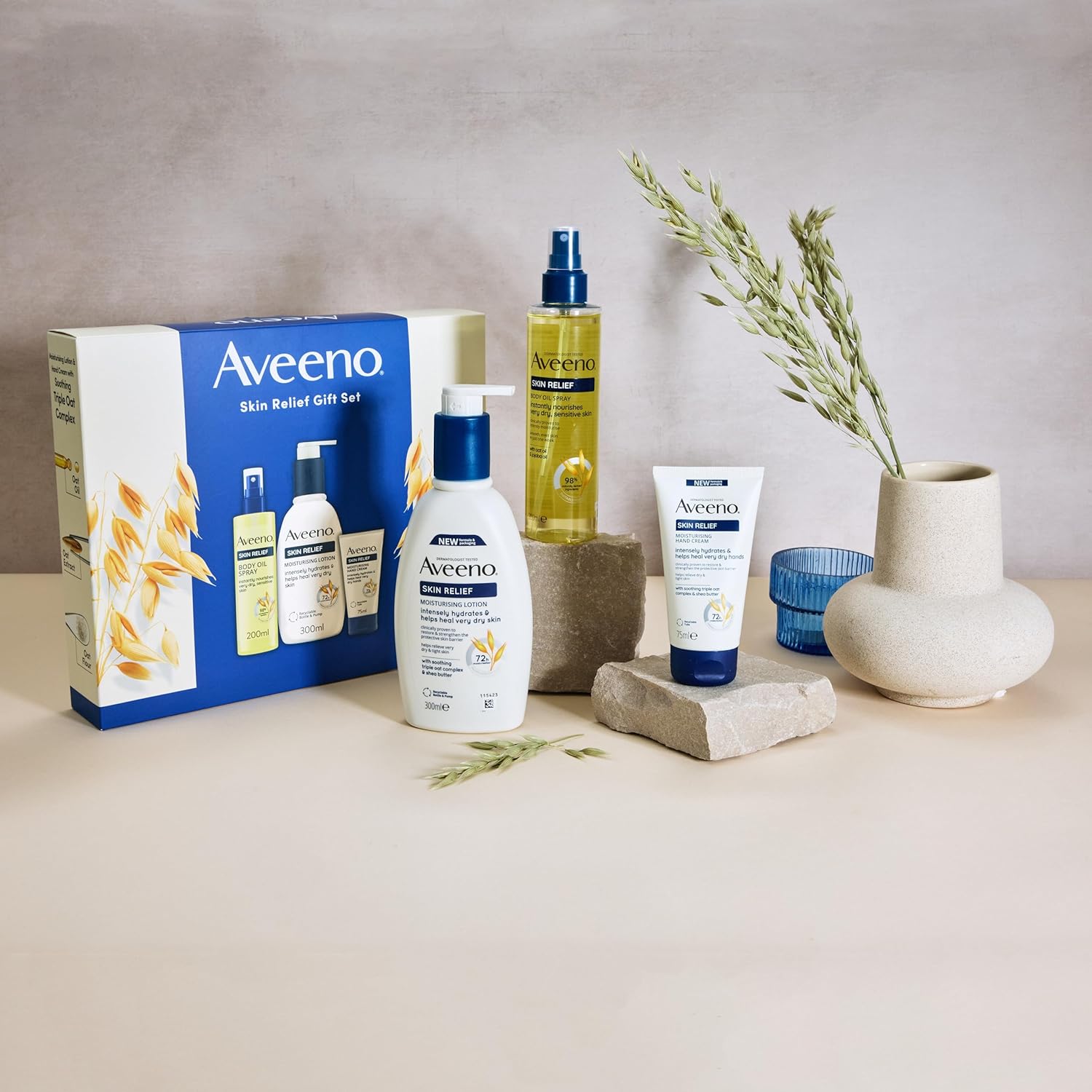 Aveeno Skin Relief Gift Set – Body Oil, Lotion & Hand Cream for Very Dry Skin (3 Pack)
