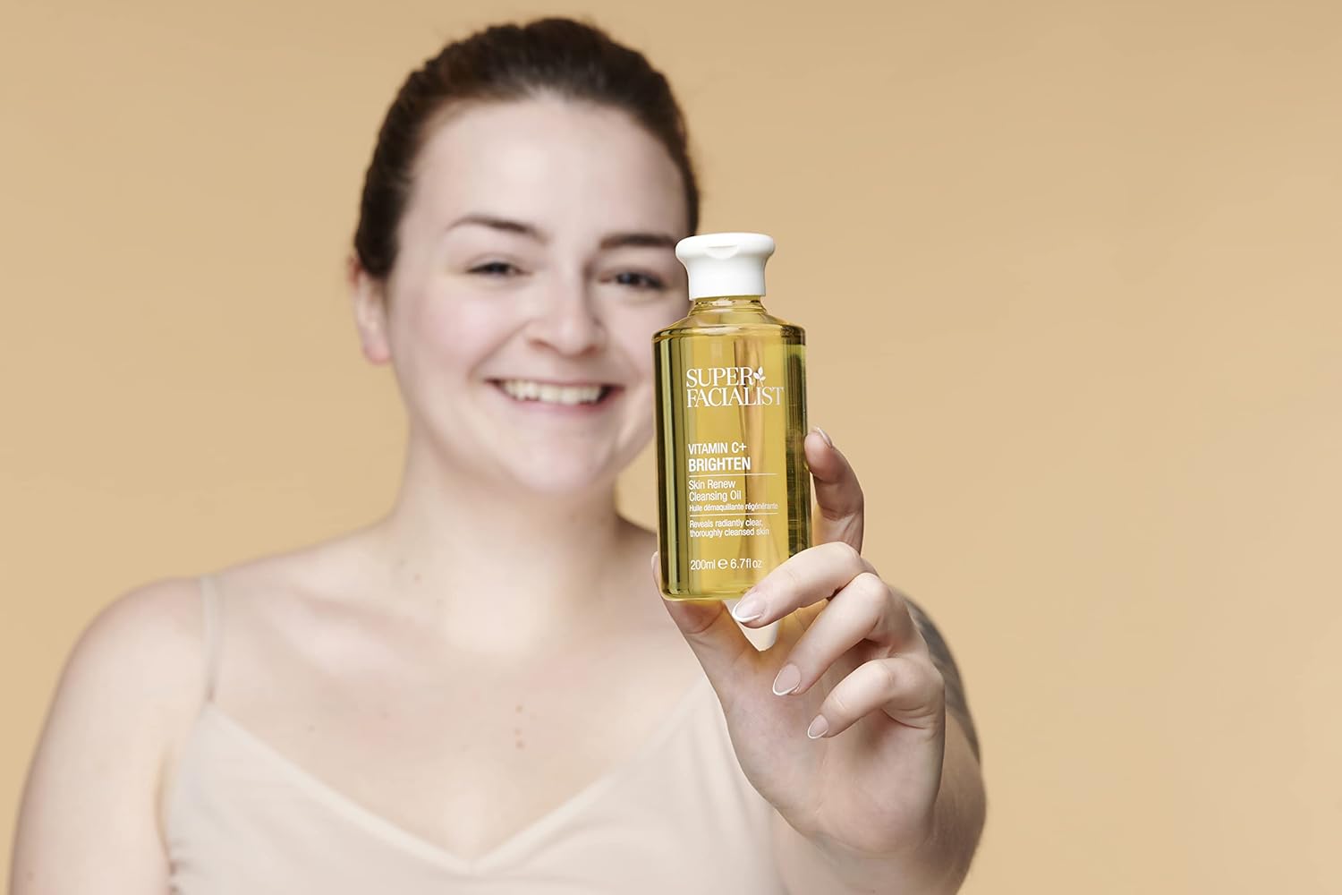 Super Facialist Vitamin C Cleansing Oil – Gentle Makeup Remover (200ml)
